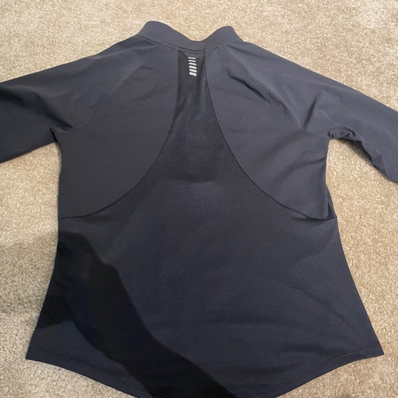 Under Armour Pullover - Picture 3 of 4